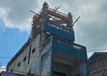 Pemkab Pinrang Tegas, Tower Mini di Jalan Garuda Diduga tanpa PBG, Lurah: Membahayakan, Bongkar