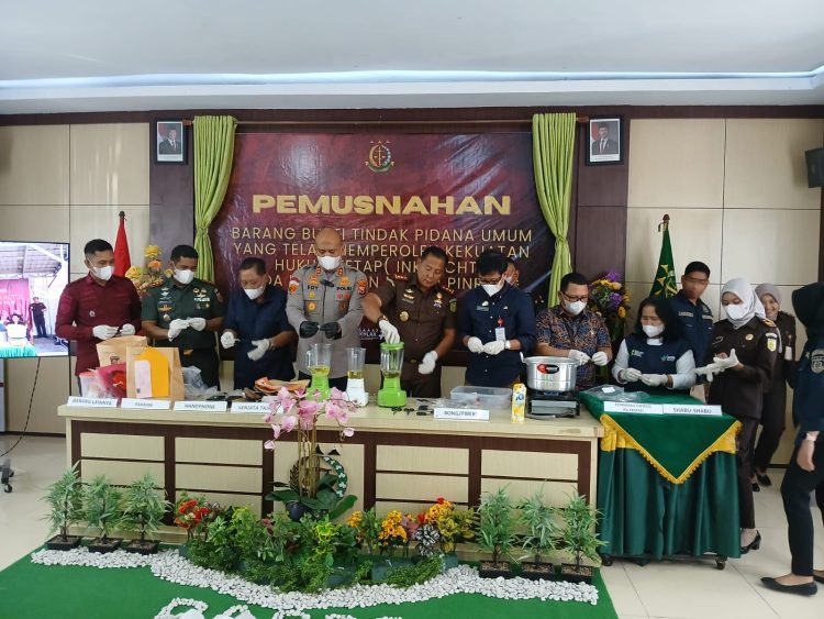 Cegah Penyalahgunaan Oknum Tak Bertanggung Jawab, Kejari Pinrang Musnahkan 301,57 Gram Sabu