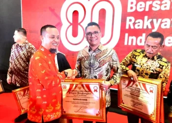 Pemkot Parepare Raih Penghargaan Tingkat Kemiskinan Terendah di Sulsel