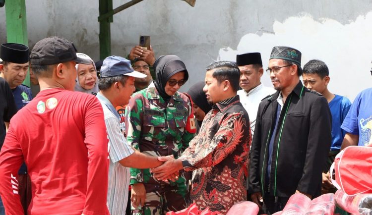 Wali Kota Tasming Hamid Tinjau Lokasi dan Salurkan Bantuan ke Korban Kebakaran Asrama Pesantren
