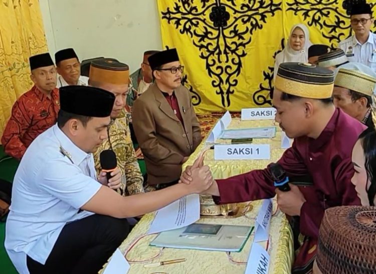 Wawali Parepare Nikahkan Dua Mempelai, Tekankan Keberlanjutan Program Nikah Massal