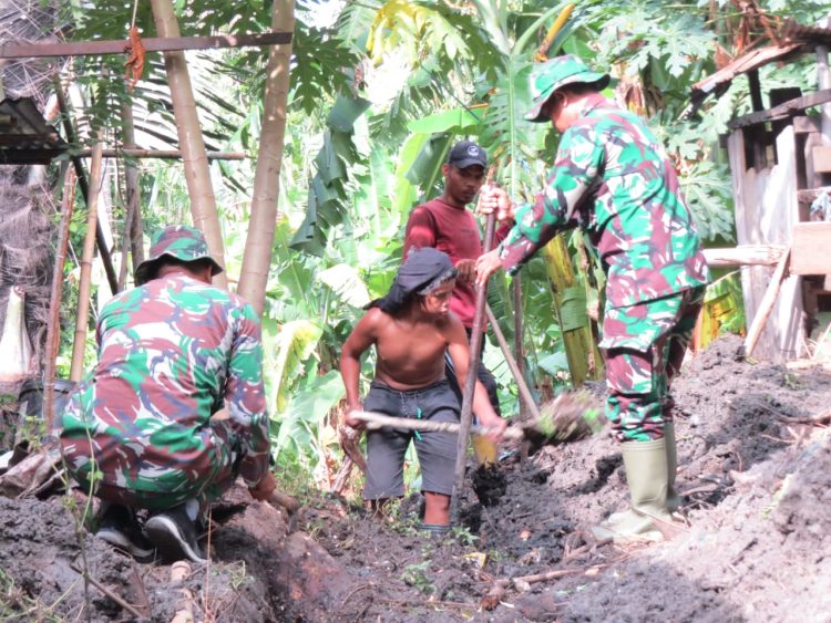 Semangat TMMD Ke-126 Kodim 1401/Majene, Gotong Royong Bangun SPAL di Desa Pamboborang