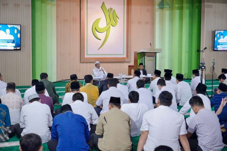 Menteri Nusron Ajak Jajaran Meraih Berkah dan Menambah Ilmu Agama