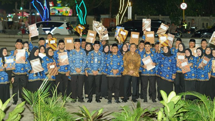 Wali Kota Parepare Serahkan SK Pengangkatan 42 PPPK Tahap II Formasi 2024