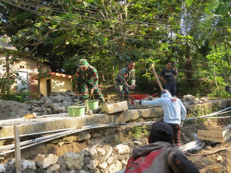 Satgas TMMD Kodim 1401/Majene Bangun Talud Cegah Longsor, Lindungi Rumah Warga