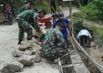 Sasaran Fisik Utama, Satgas TMMD Ke-126 Kodim 1401/Majene Kebut Pembuatan Talud di Desa Pamboborang