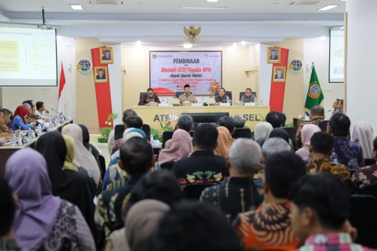 Beri Pengarahan di Kanwil BPN Provinsi Sulsel, Menteri Nusron Ingatkan Tegas Jalankan Prinsip dan Luwes dalam Melayani