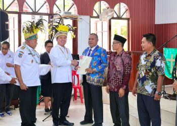 Menteri Nusron Serahkan Sertipikat: Era Presiden Prabowo Semua Tempat Ibadah Harus Disertipikatkan