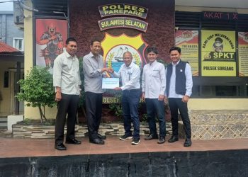 Sinergi dan Peduli Lingkungan Sekitar, PLN Nusantara Power Unit Pembangkitan Bakaru Serahkan Bantuan ke Polsek Soreang Parepare