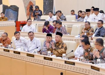 Raker Bersama Komisi II DPR RI, Menteri Nusron Sampaikan Penanganan Sengketa Capai 99,45%