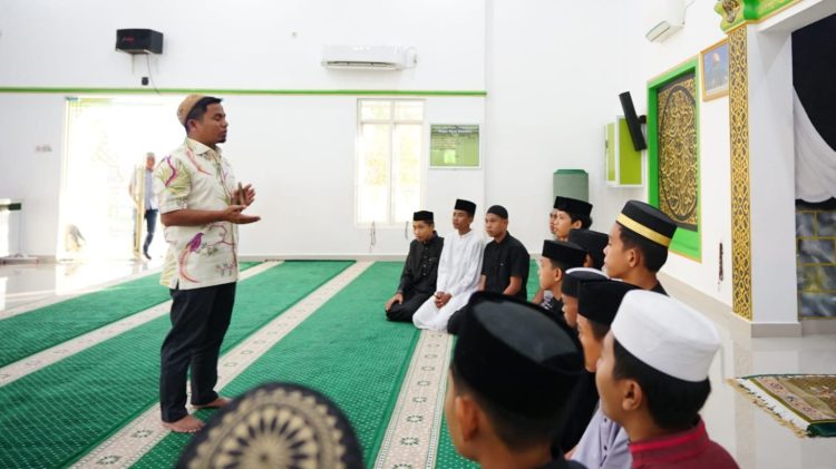Wali Kota Parepare Tinjau Program Religi Murid SD-SMP di Masjid Nurul Mukhlisin