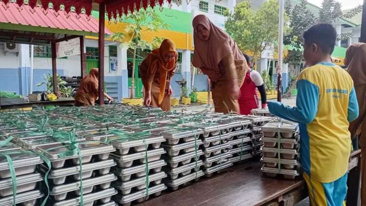 Lima Dapur SPPG Beroperasi di Parepare