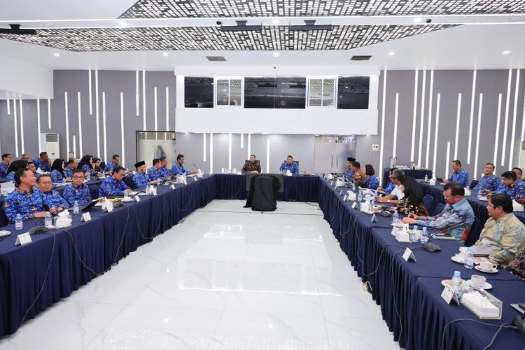 Kebut Penyelesaian Layanan Pertanahan Akhir Tahun, Menteri Nusron Instruksikan Jajaran Tak Libur di Akhir Pekan