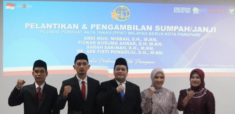 Kepala Kantor Pertanahan Kota Parepare Lantik 4 PPAT, Ingatkan Sistem Kerja Pertanahan yang Terus Berkembang