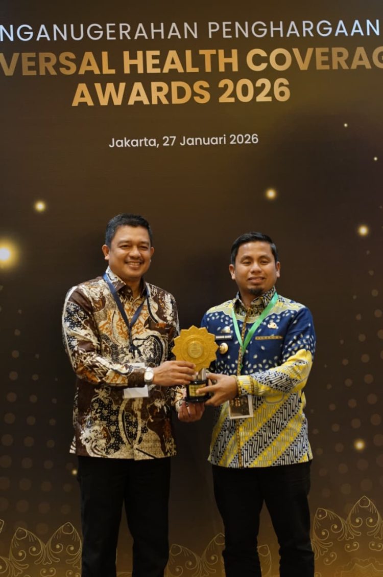 Kota Parepare Raih Penghargaan UHC Award 2026 Kategori Madya