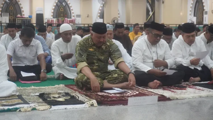 Malam Pergantian Tahun dengan Doa, Bupati Pinrang Ajak Masyarakat Jaga Ketentraman