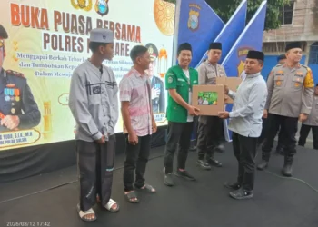 Wali Kota Parepare Serahkan Bingkisan Hari Raya di Acara Buka Puasa Bersama Polres Parepare