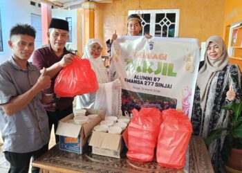 Alumni ’87 SMANsa 277 Sinjai Berbagi Takjil
