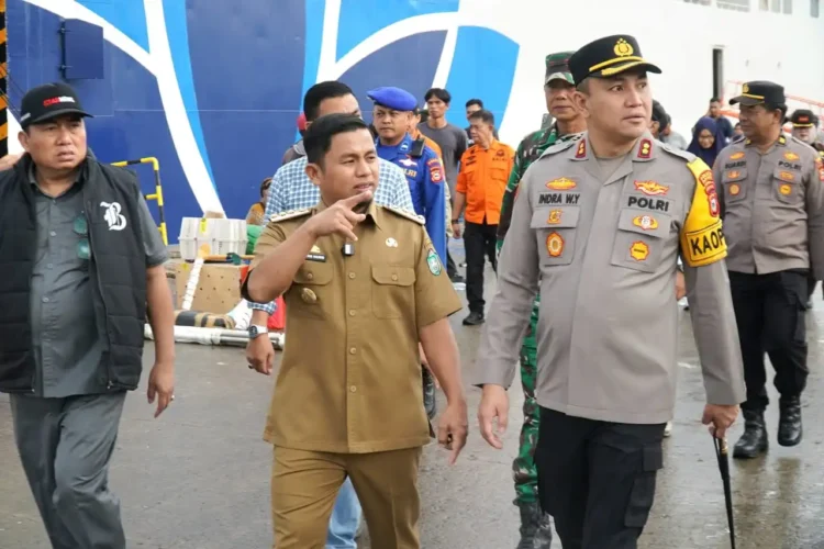 Pastikan Aktivitas Berjalan Aman dan Tertib, Wali Kota Parepare dan Forkopimda Tinjau Pelabuhan Nusantara