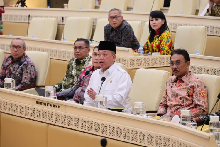 Raker Bersama Komisi II DPR RI, Menteri Nusron Paparkan Capaian Kinerja Kementerian ATR/BPN
