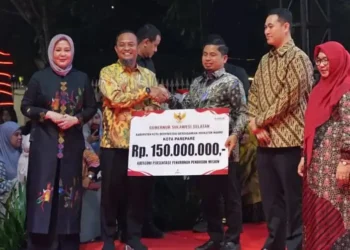 Pemkot Parepare Diapresiasi Pemprov, Kemiskinan Turun, Terima Sertifikat Menuju Kota Bersih