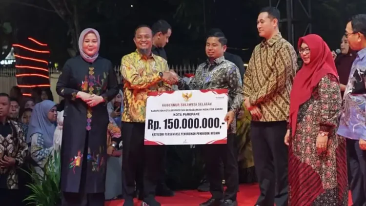 Pemkot Parepare Diapresiasi Pemprov, Kemiskinan Turun, Terima Sertifikat Menuju Kota Bersih