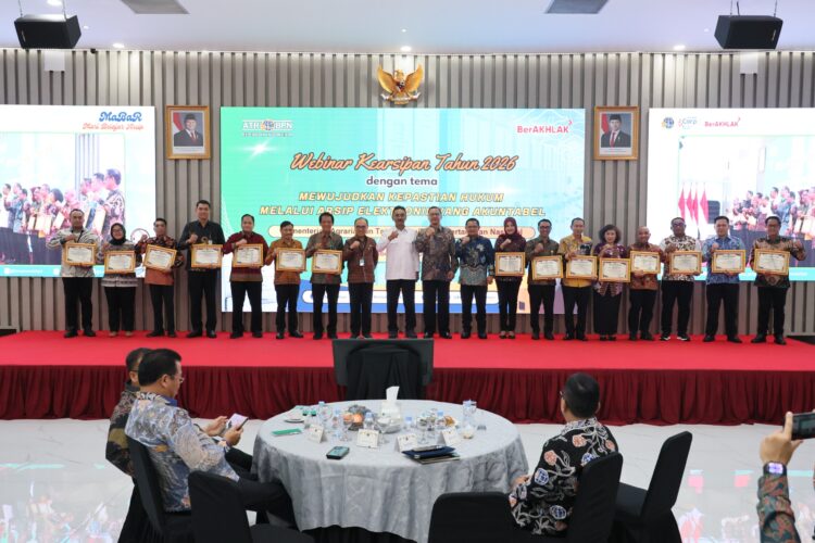 Sekjen Kementerian ATR/BPN Beri Penghargaan Satker Pengelola Kearsipan Terbaik, Kantah Parepare Urutan Delapan Kategori Unit Kearsipan III