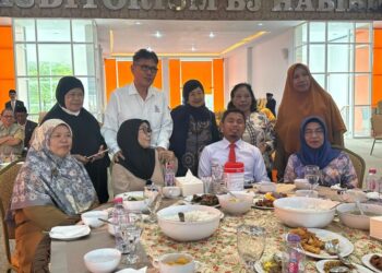 Tasming Hamid Temui Guru SD dan SMA di Parepare