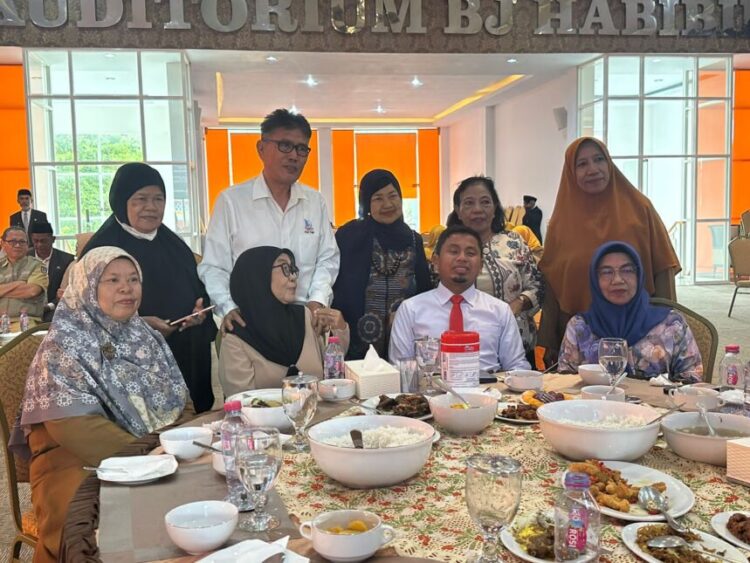 Tasming Hamid Temui Guru SD dan SMA di Parepare