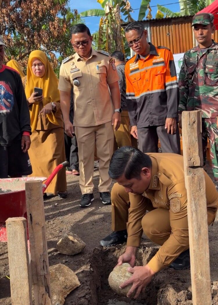 Wali Kota Parepare Letakkan Batu Pertama Pembangunan Rumah Korban Kebakaran Lumpue