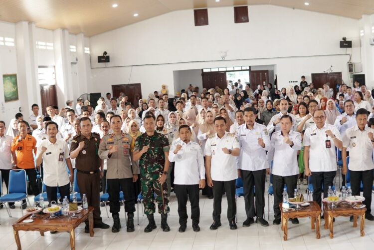 Pemkot Salurkan Bantuan Seragam Gratis TA 2026-2027