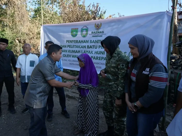 Wali Kota Hadiri Penyerahan Bantuan dan Letakkan Batu Pertama Rumah Layak Huni BAZNAS
