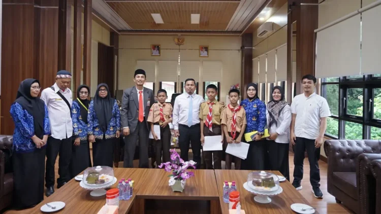 Duta Bahasa Daerah Dilepas Wali Kota Parepare ke Festival Nasional Kemendikdasmen