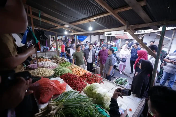 Wali Kota dan Forkopimda Pantau Harga Sembako di Pasar Lakessi