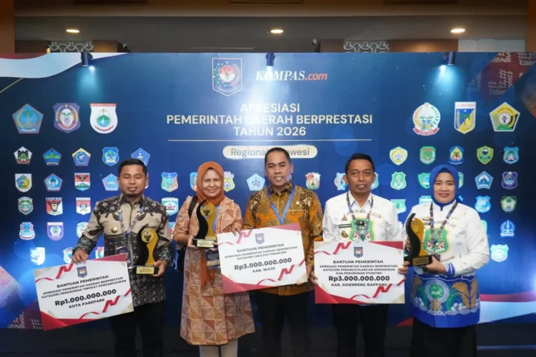 Pemkot Parepare Dapat Penghargaan Penurunan Tingkat Pengangguran dari Kemendagri