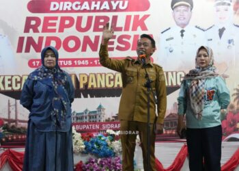 Malam Kesenian Berakhir Penuh Kebersamaan, Bupati Sidrap Ajak Warga Jaga Kekompakan Bangun Daerah