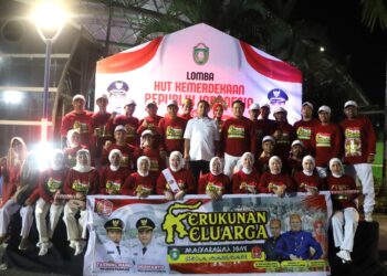 KKMB Parepare mengikuti gerak jalan HUT RI ke-81 di Lapangan Andi Makkasau