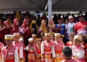 Bunda PAUD Sidrap Lepas Karnaval PAUD/TK Watang Pulu, Ajang Anak Tampil Kreatif dan Percaya Diri