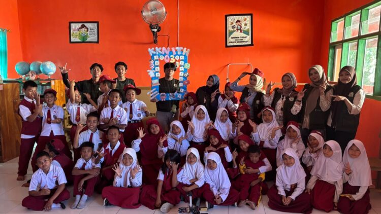 Mahasiswa KKN ITH Laksanakan Edukasi KOMPAK, BIJAK, dan ROBIN di SDN 54 Parepare: Edukasi Literasi Digital Sejak Dini