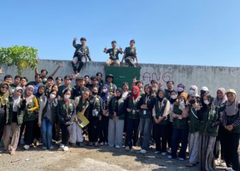 Aksi Kolaboratif KKN Gelombang III ITH Soreang dan Ujung, Bersih-Bersih Lingkungan dan Pembuatan Video Digital