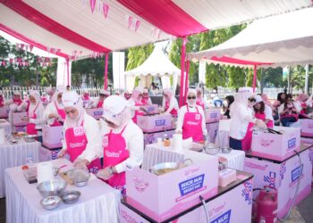 Pertamina Patra Niaga Regional Sulawesi Catat Rekor MURI Memasak Serentak di 8 Kota