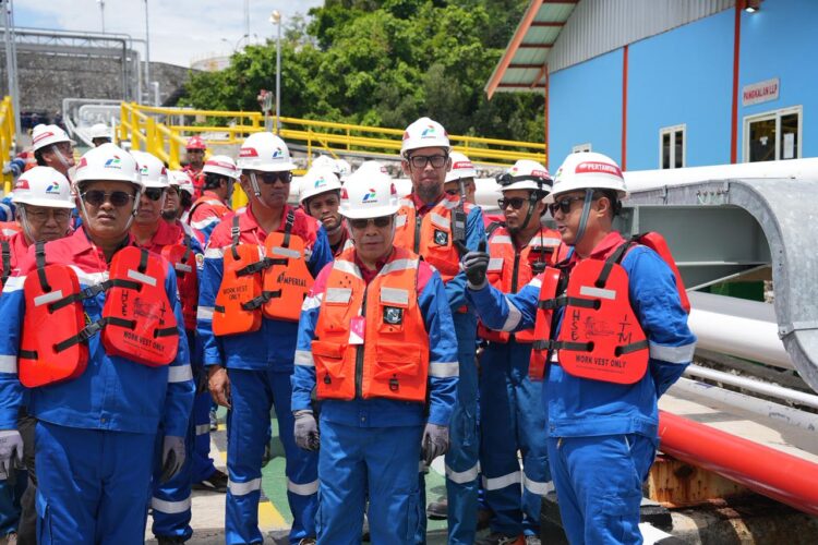 Pertamina Patra Niaga Regional Sulawesi dan Pemerintah Tinjau FT Bau-Bau, Pastikan Keandalan Distribusi Energi Indonesia Timur