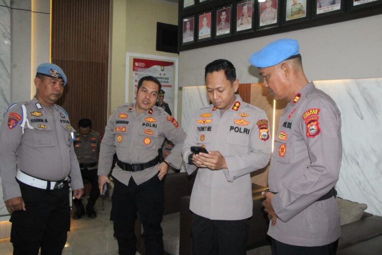 Sidak HP PJU Polres Parepare untuk pemberantasan judi online dan pinjol ilegal