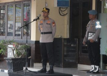 Kapolres Parepare AKBP Phunky Mahendra Borniawan saat memimpin apel pagi personel