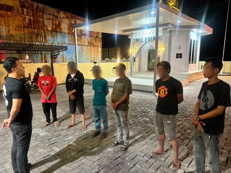Cegah Kerugian, Polres Parepare Tertibkan Calo Tiket di Kawasan Pelabuhan