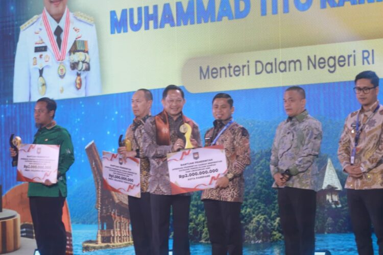 Pemkot Parepare raih penghargaan Terbaik I pengelolaan sampah dan lingkungan asri regional Sulawesi